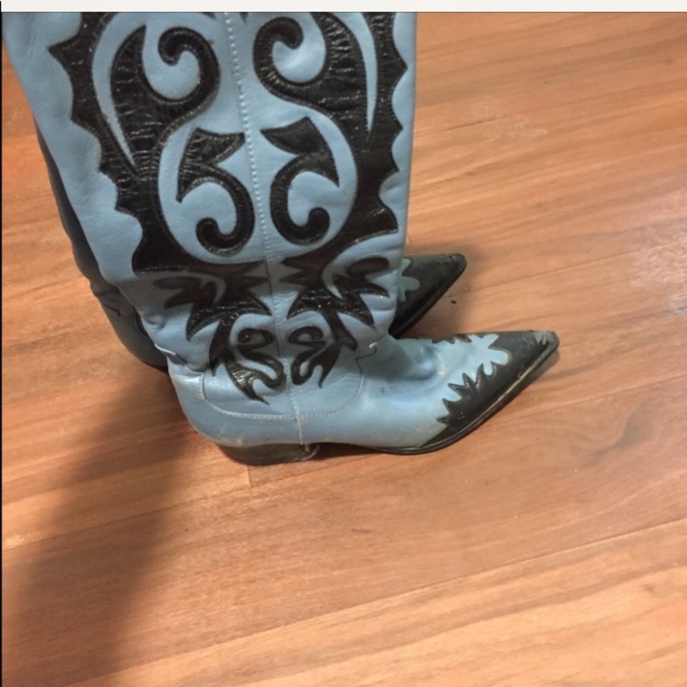 Size 7 cow girl boot